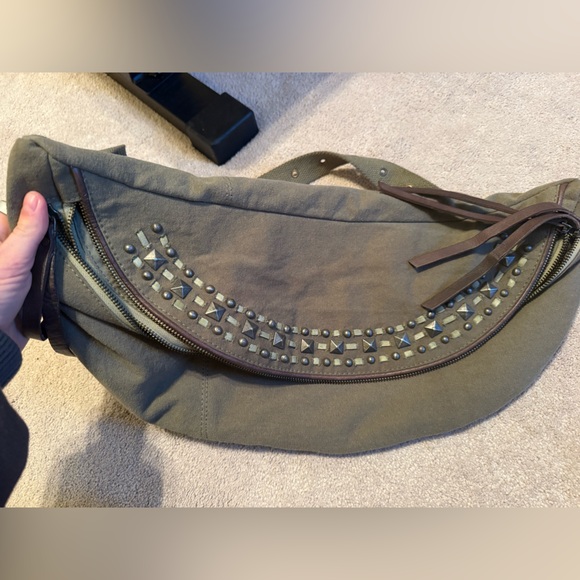 Free People At Ease Embellished sling bag green canvas NWOT. - Picture 4 of 7